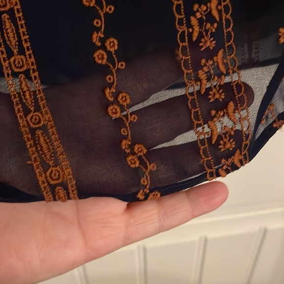 BCBG MAXAZRIA women’s XXS‎ Bell sleeve, sheer long sleeve top navy & rust color - Picture 8 of 11